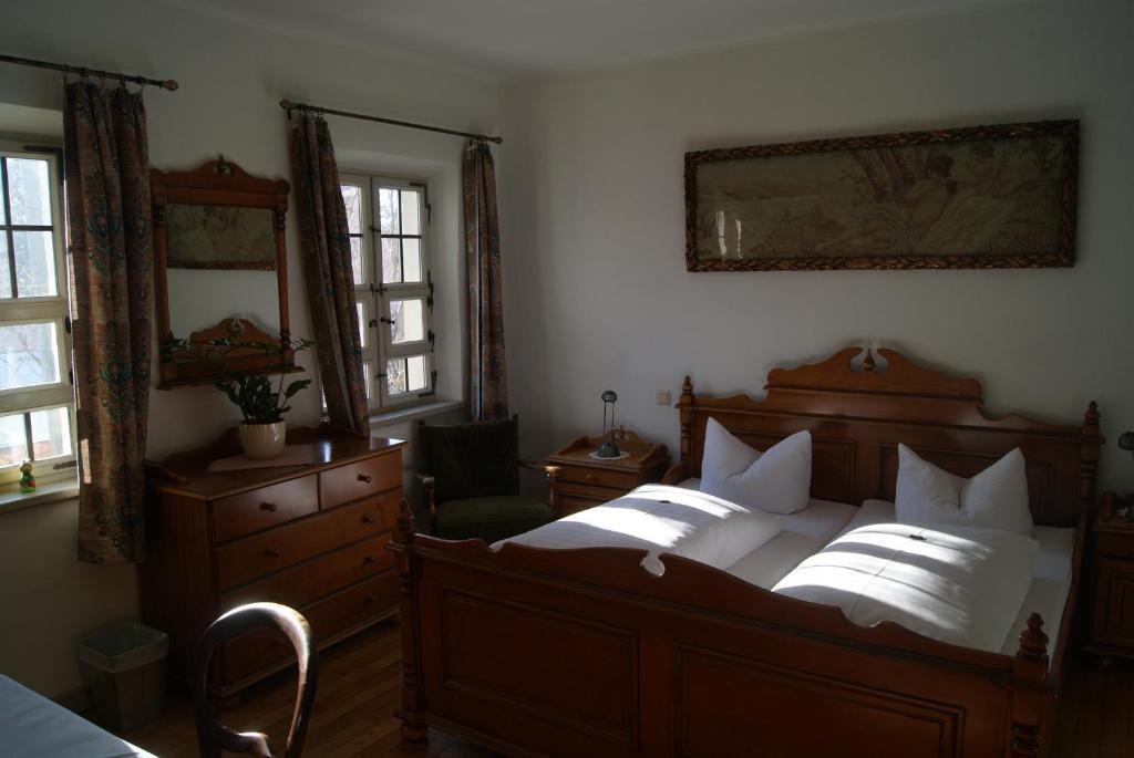 Hotel Zum Schwarzen Ross Und Gutmann Zur Post Hilpoltstein Quarto foto