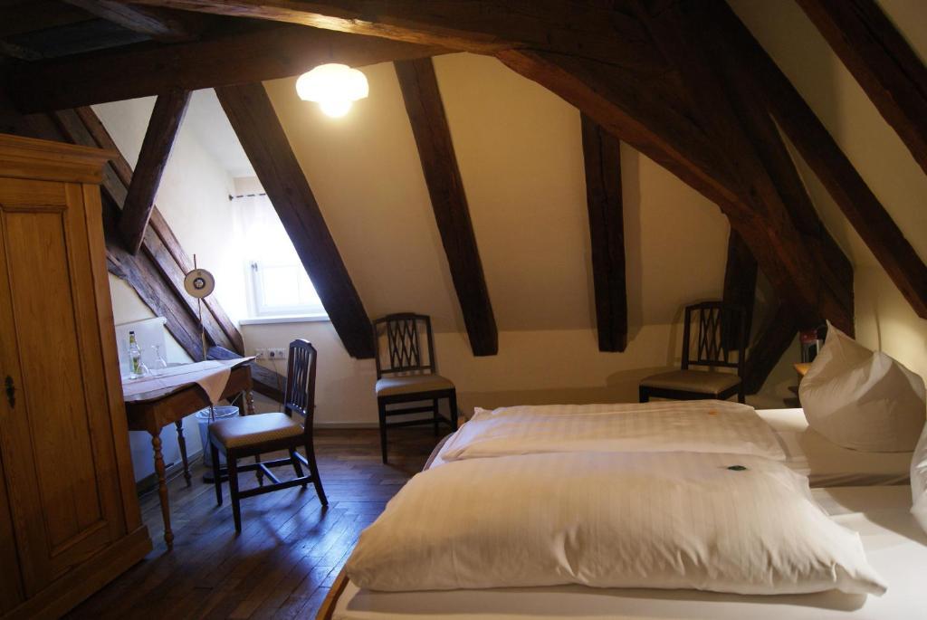 Hotel Zum Schwarzen Ross Und Gutmann Zur Post Hilpoltstein Quarto foto